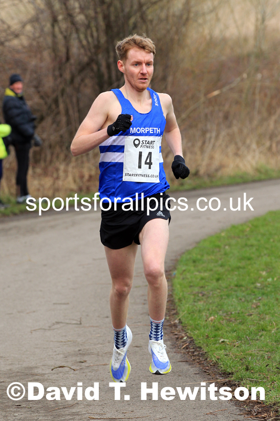 Senior men and veteran men over-40s NECAA Road Relay Champs., Hetton Lyons Park, Hetton le Hole, County Durham. Photo: David T. Hewitson/Sports for All Pics